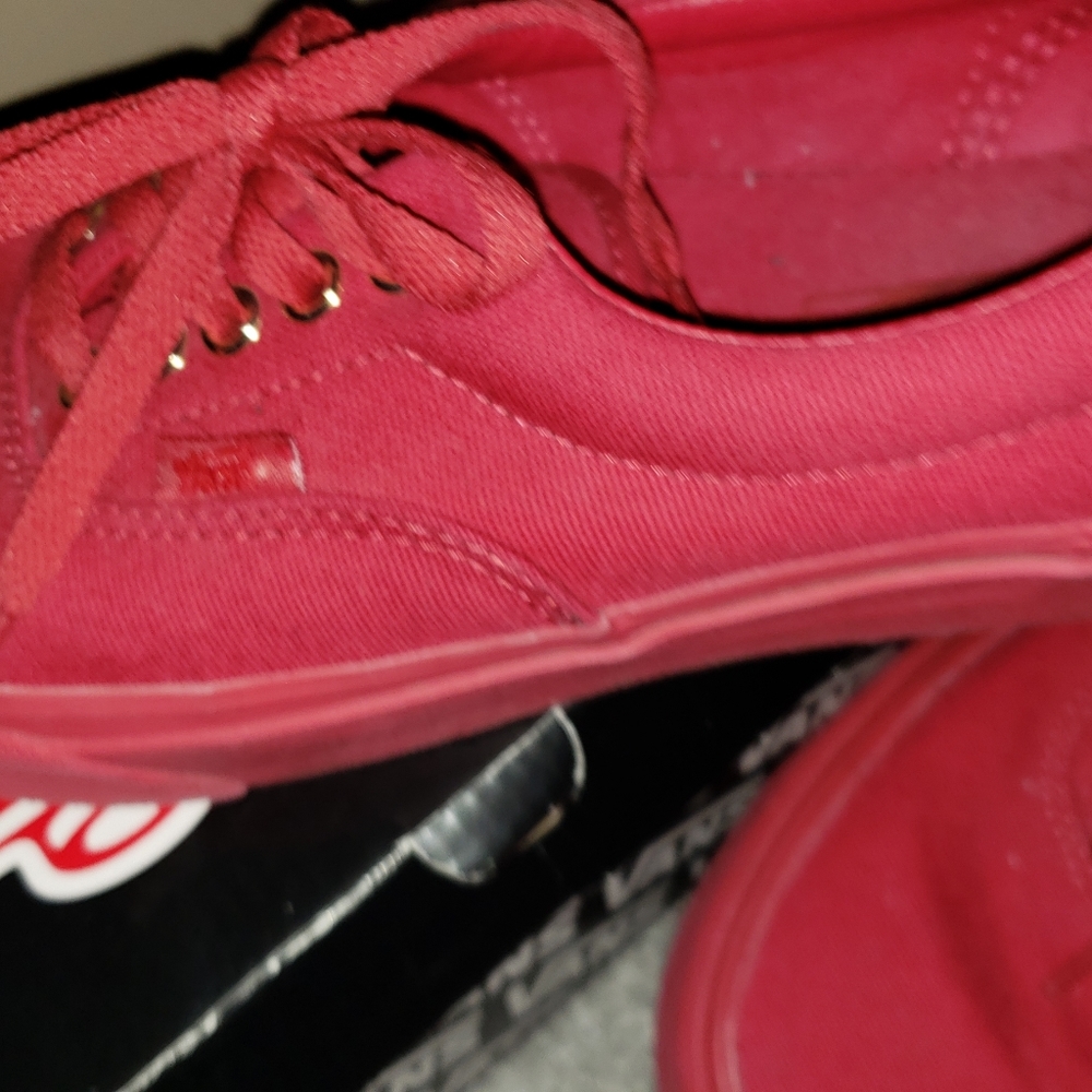 Vans - Picture 3 of 5